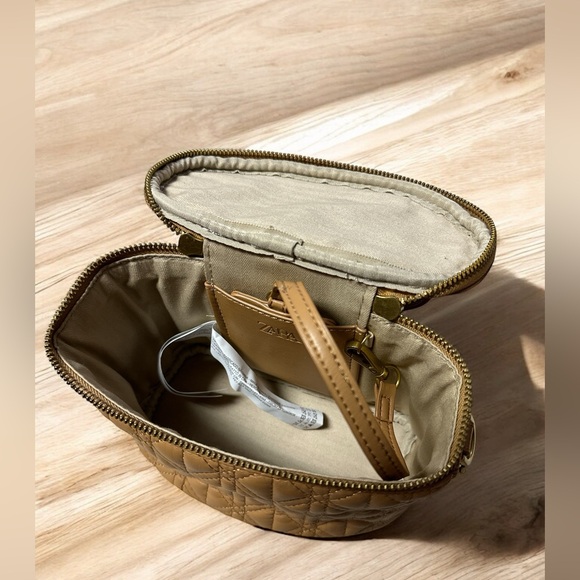 Zara Cosmetics Makeup Bag Toiletry Travel Brown Faux Leather Quilted Mirror - Picture 4 of 6